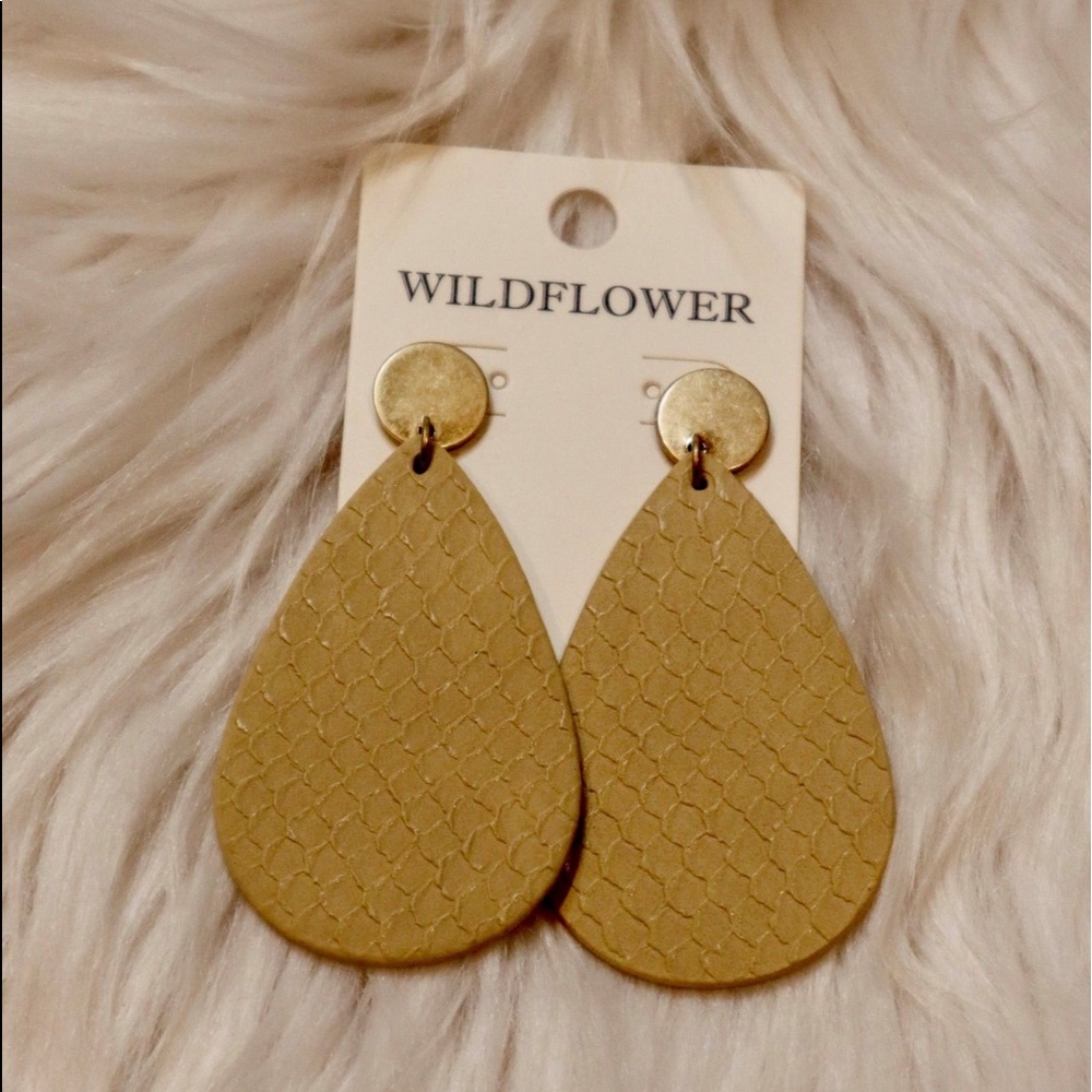 Beige Teardrop Earrings